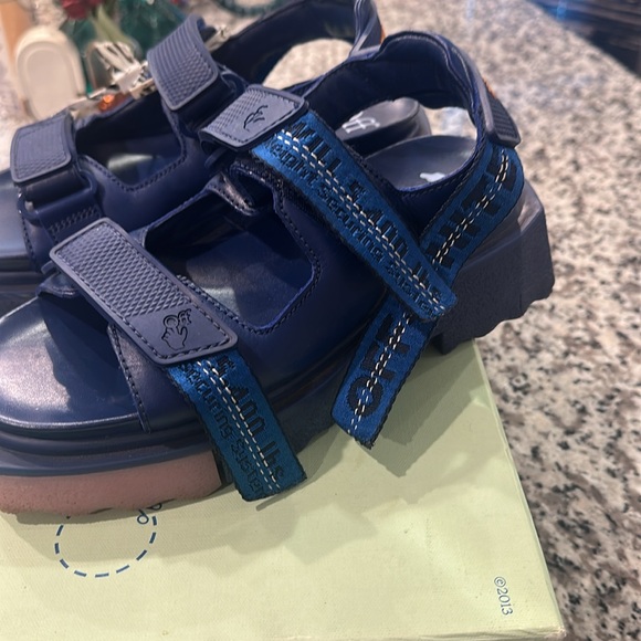 Women Blue Sandals - Picture 3 of 17